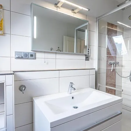 Miramare, 213 * Lübeck